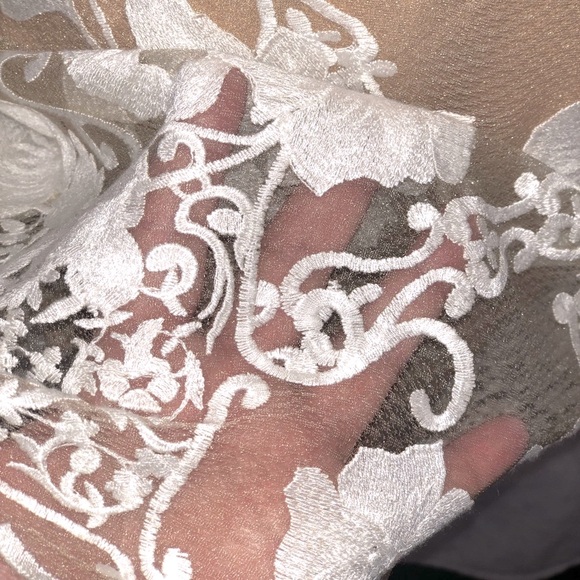 Iren Klairie Scallop Embroidered Overlay Dress - Picture 5 of 5